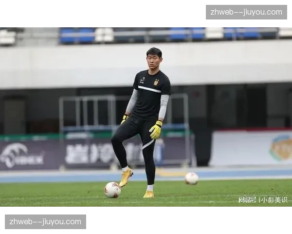 国安第三门将张健智临危受命，经验不足暴露定位球防守短板